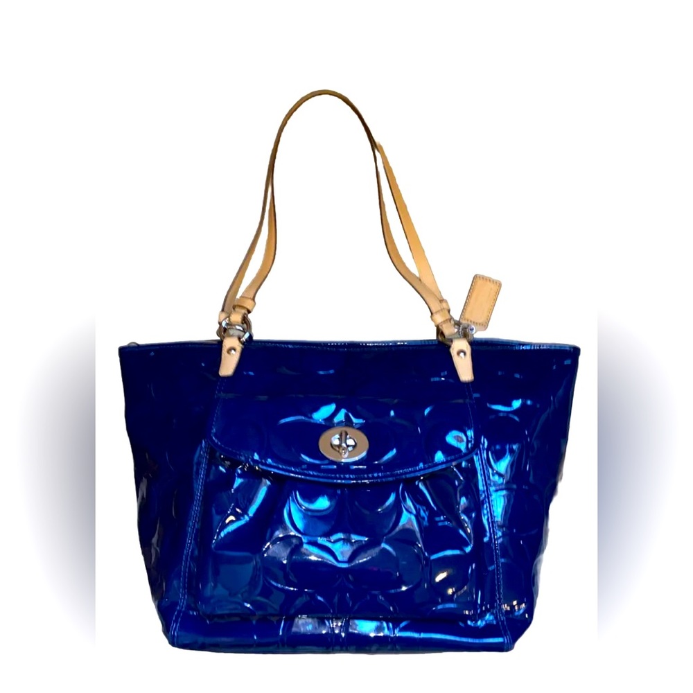 Coach Navy Signature Leah Embossed Patent Leather Sho… Gem